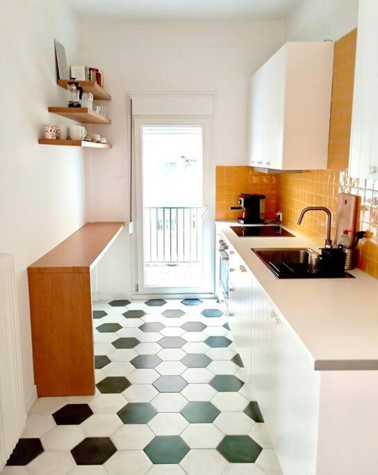 Stylish City Flat Near Promenade Thessaloníki Luaran gambar